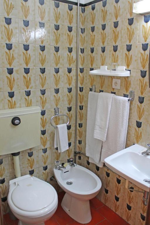Habitación Doble con baño compartido - 2 camas